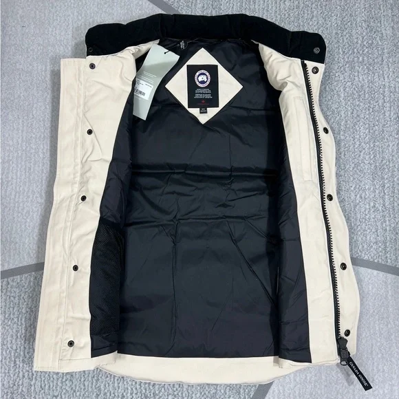 White Canada Goose Freestyle Vest Womens - Picture 3 of 7
